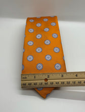 Load image into Gallery viewer, Ted Baker London “Amber Medallion” Tie
