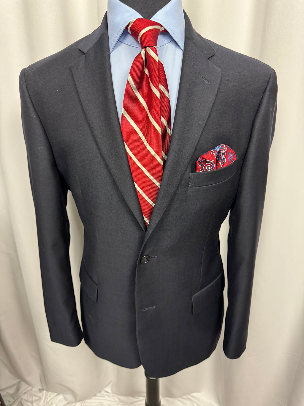 Jos. A. Bank Signature Navy Suit – 41R