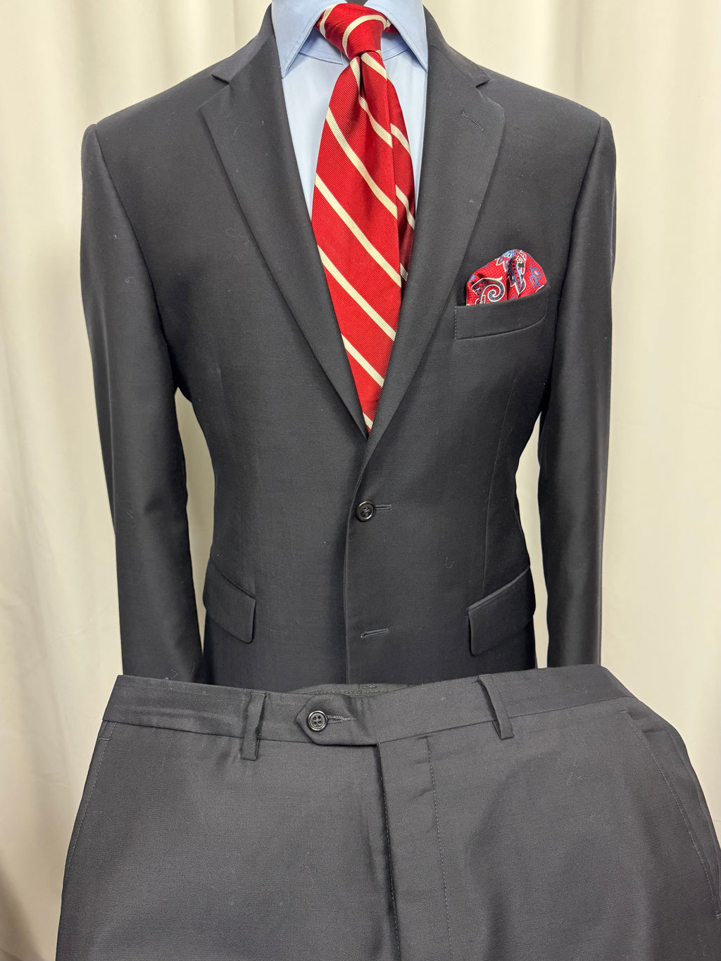Jos. A. Bank Signature Navy Suit – 41R