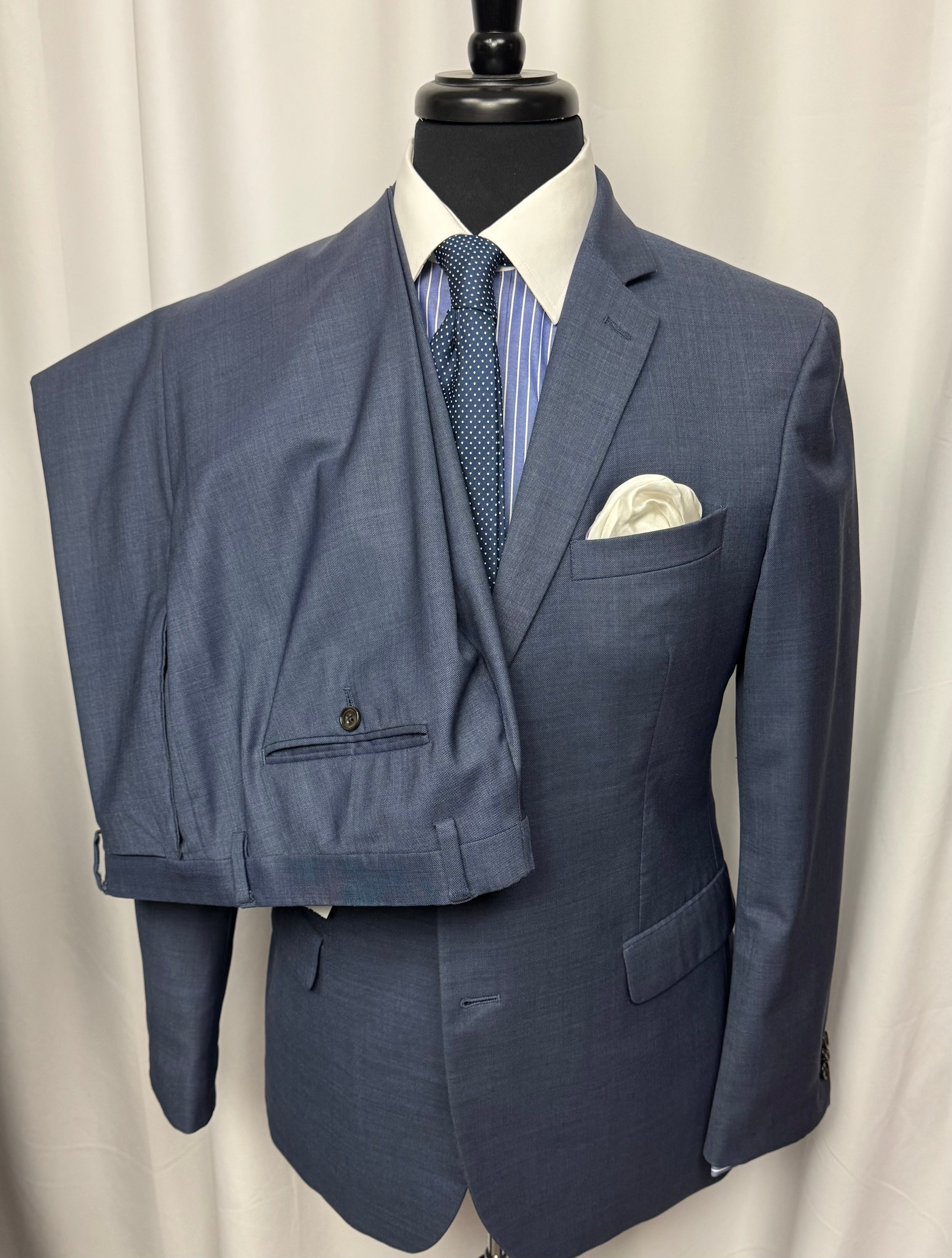 Banana Republic Slim Fit Italian Marzotto Blue Wool Suit – 42S