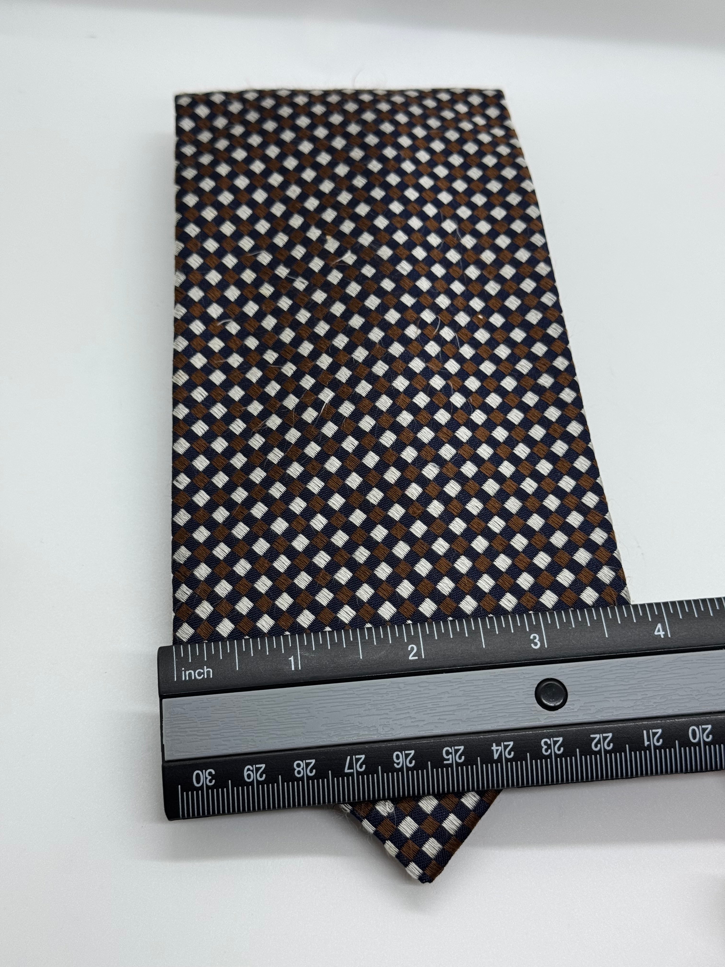 Roundtree & Yorke Tie