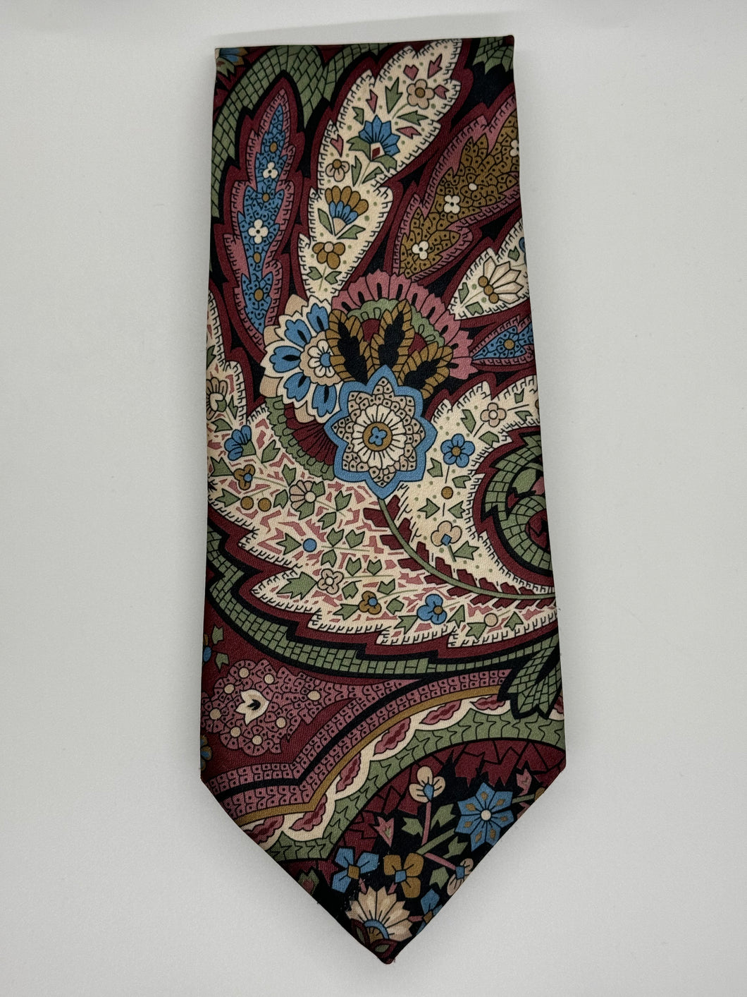 Carriage Street Tie