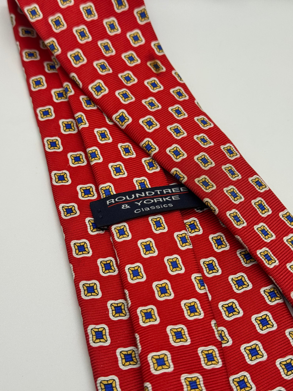 Roundtree & Yorke Classics Red Geometric Tie