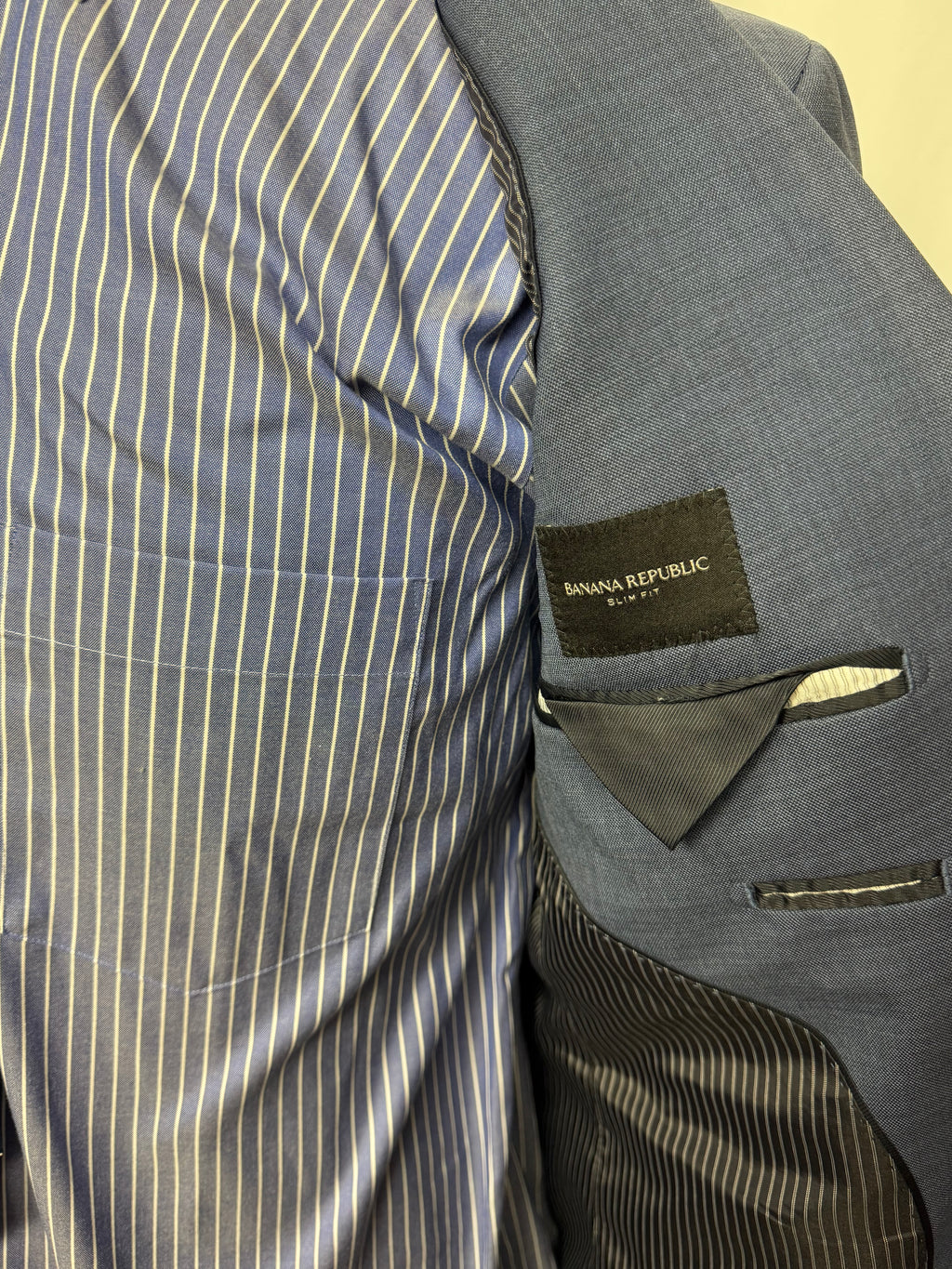 Banana Republic Slim Fit Italian Marzotto Blue Wool Suit – 42S