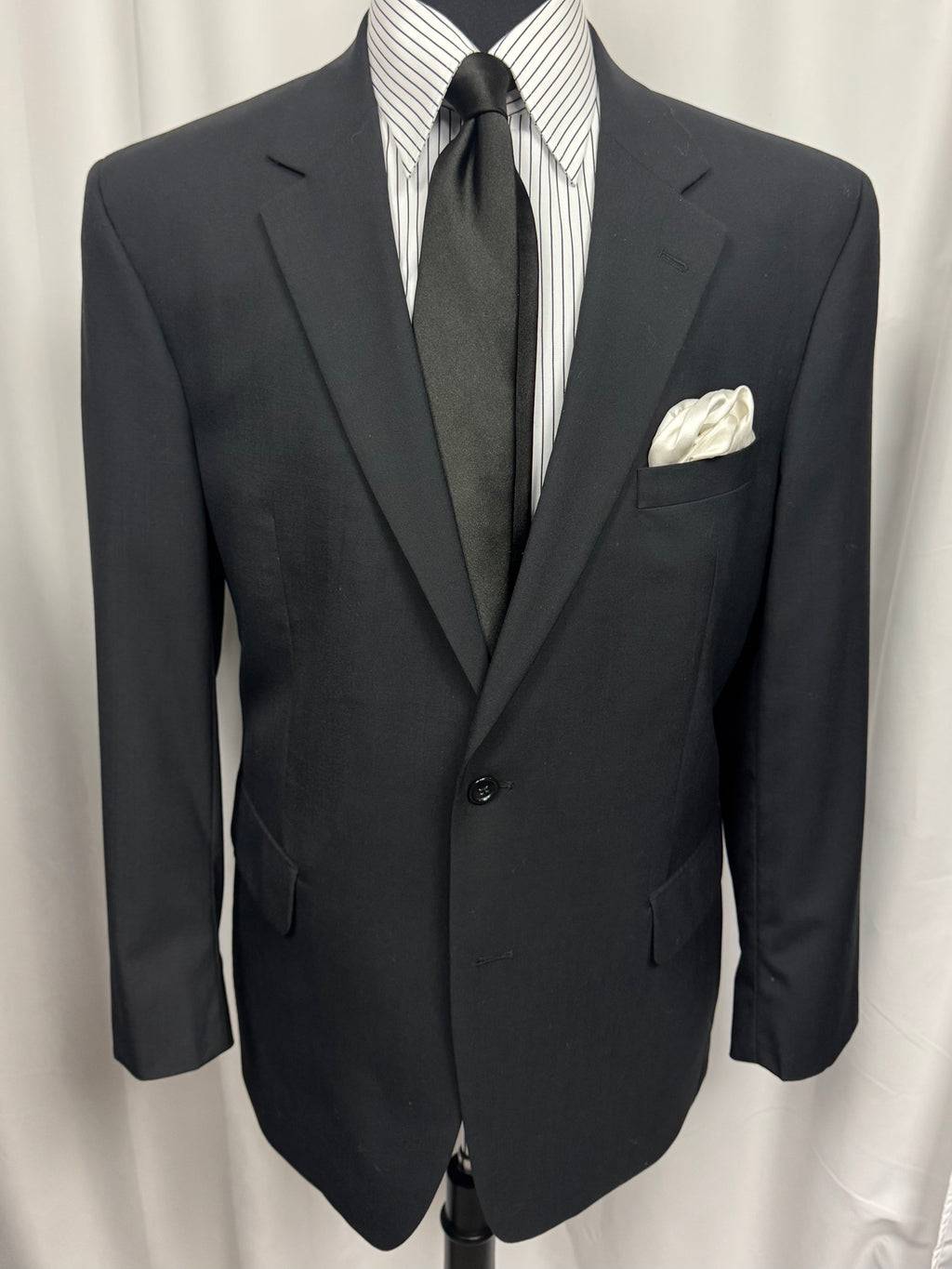 Jos A. Bank Black Wool Suit – 44R