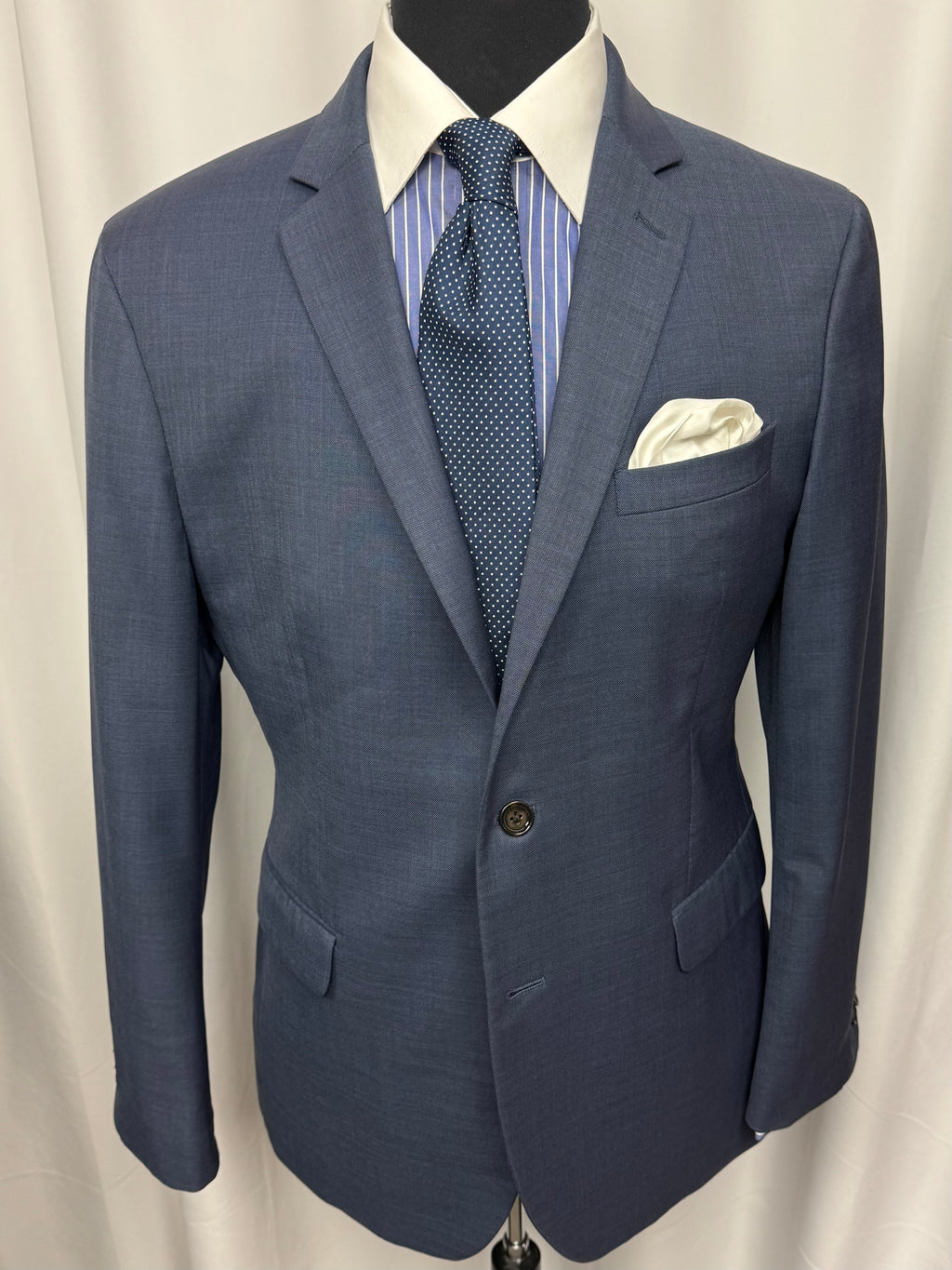 Banana Republic Slim Fit Italian Marzotto Blue Wool Suit – 42S