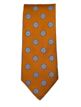 Load image into Gallery viewer, Ted Baker London “Amber Medallion” Tie
