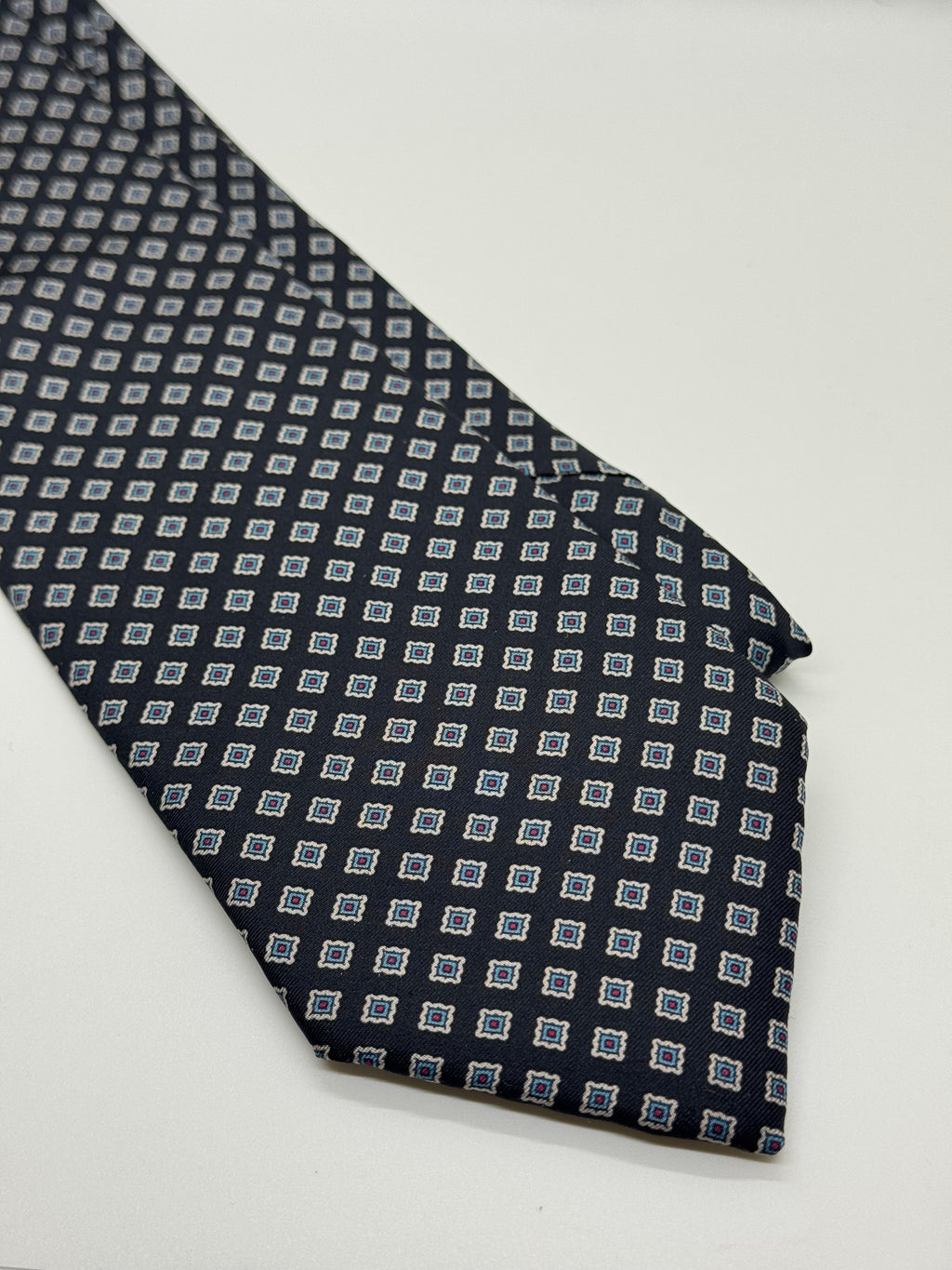 Oakton Ltd. Geometric Medallion Tie