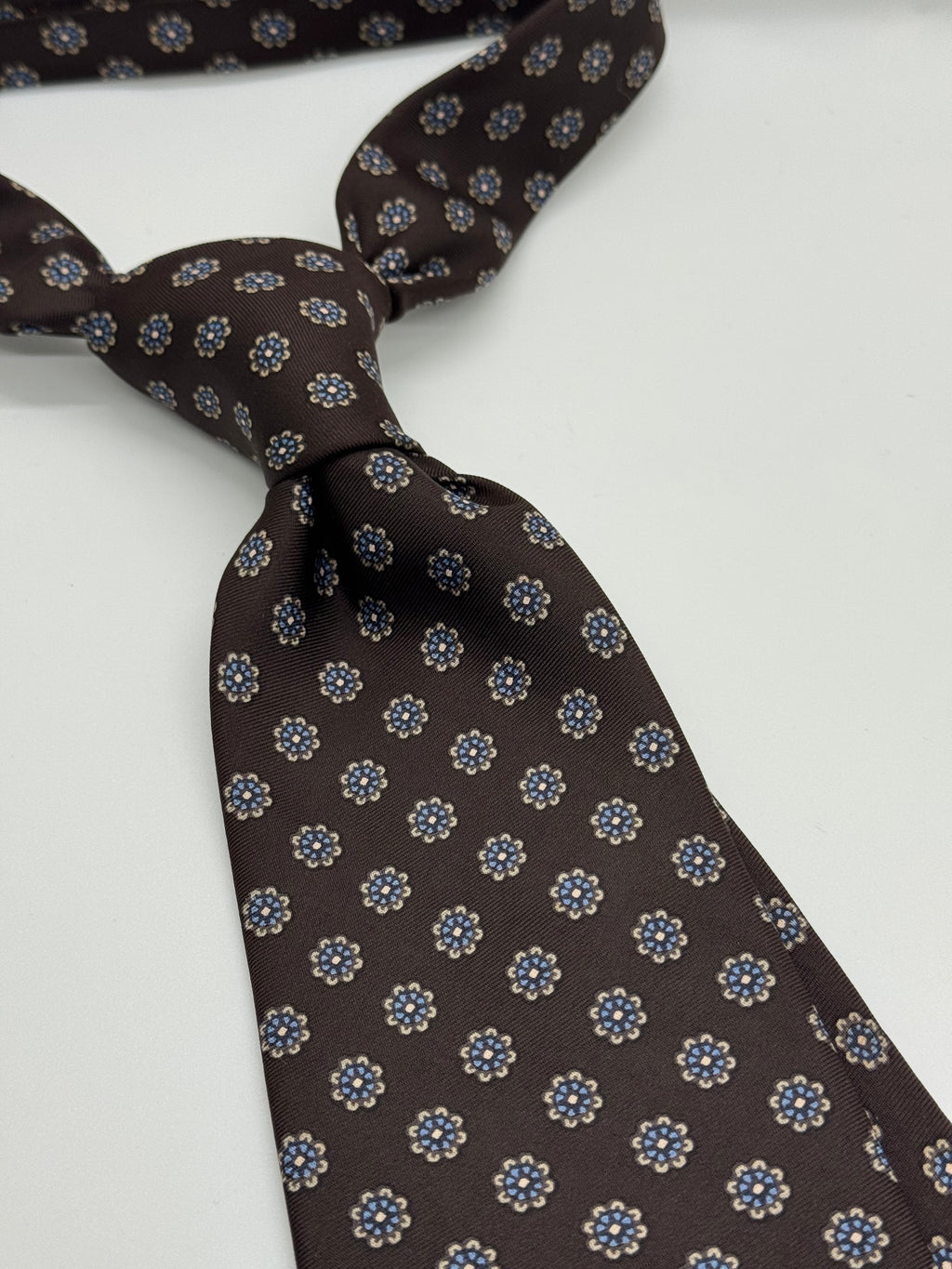 Michael David Ltd. Brown Medallion Silk Tie – Hand Sewn by Robert Talbott