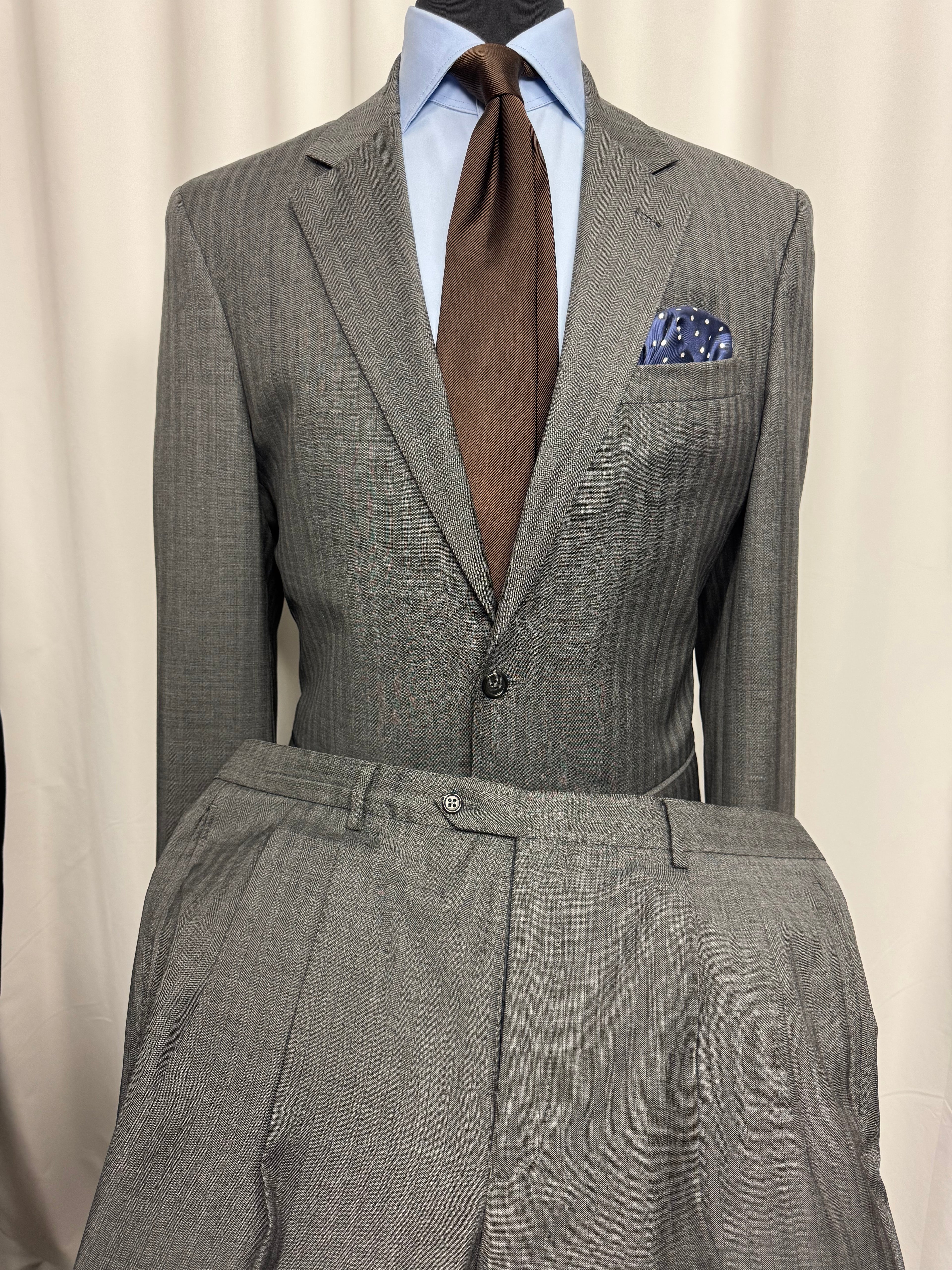 Jos. A. Bank Signature Collection Gray Herringbone Subtle Brown Stripe Suit — 40R