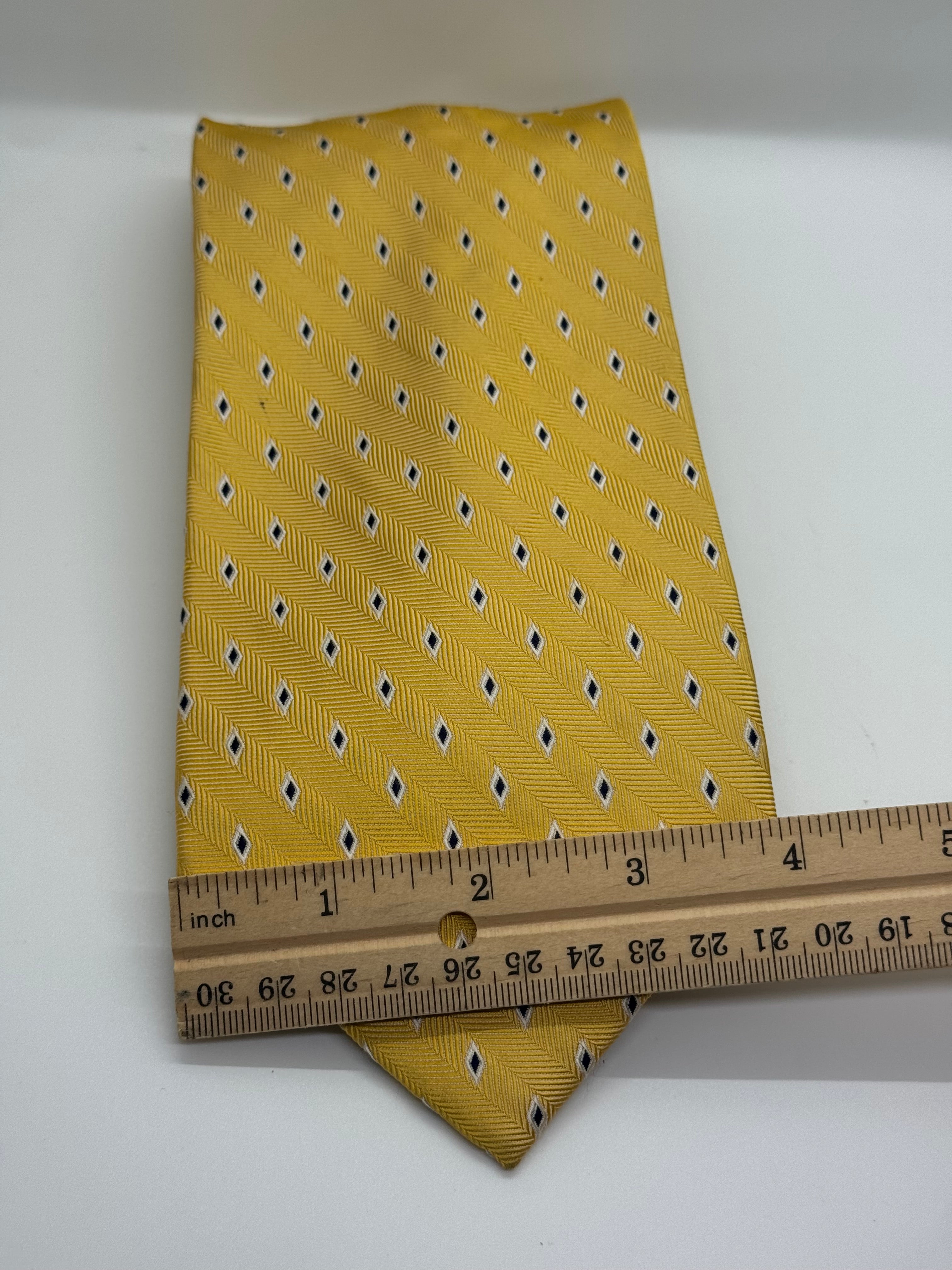 Meeting Street Hand Made Gold Herringbone Silk Tie with Diamond Motif