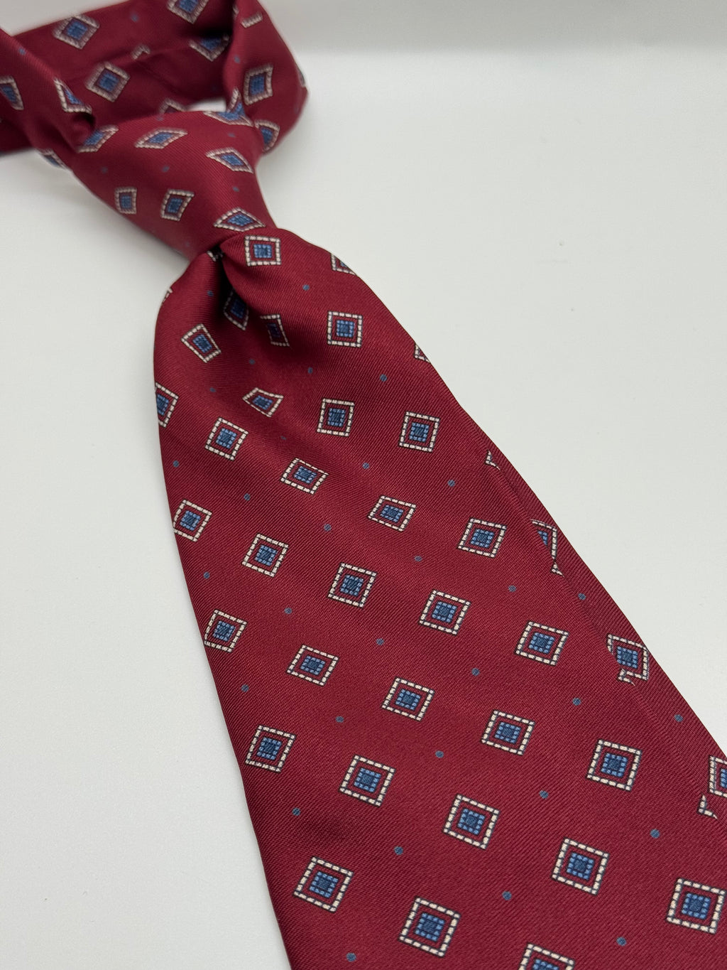 Brooks Brothers Makers Burgundy Neat Medallion Silk Tie