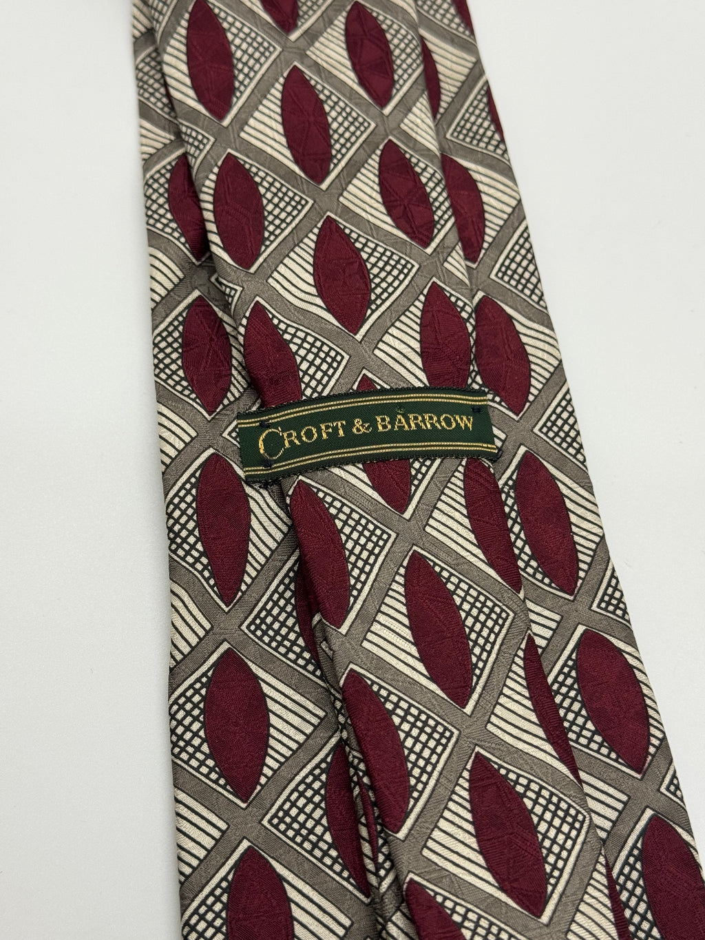 Croft & Barrow Geometric Burgundy Diamond Tie