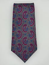 Load image into Gallery viewer, Golden Wreath Tie
