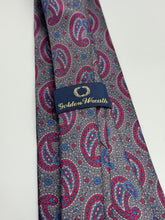 Load image into Gallery viewer, Golden Wreath Tie
