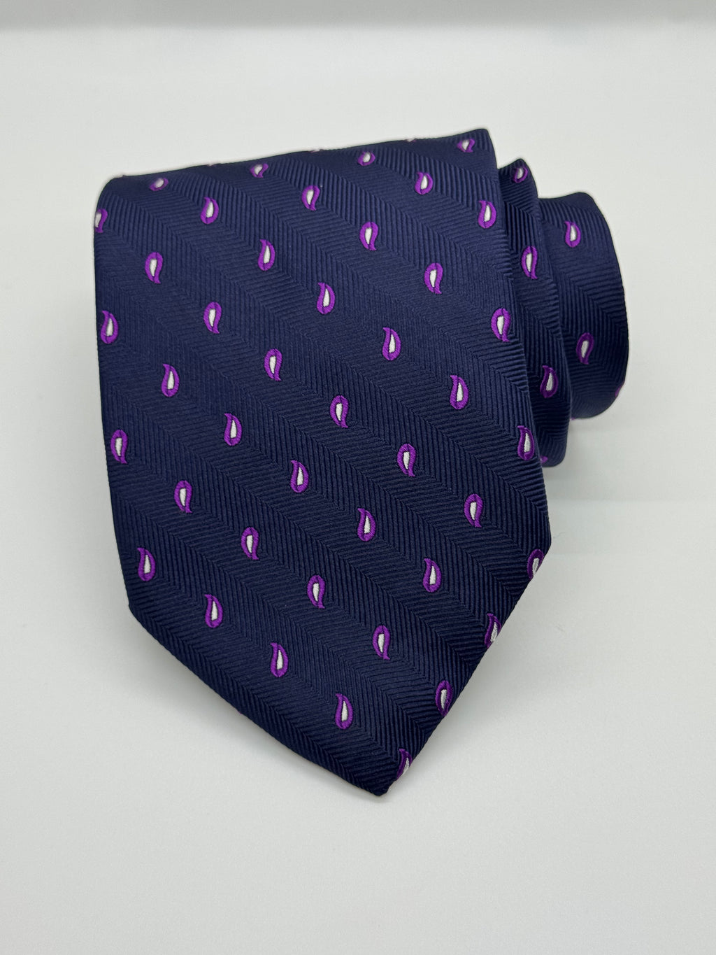 Brooks Brothers 346 Navy & Magenta Paisley Silk Tie