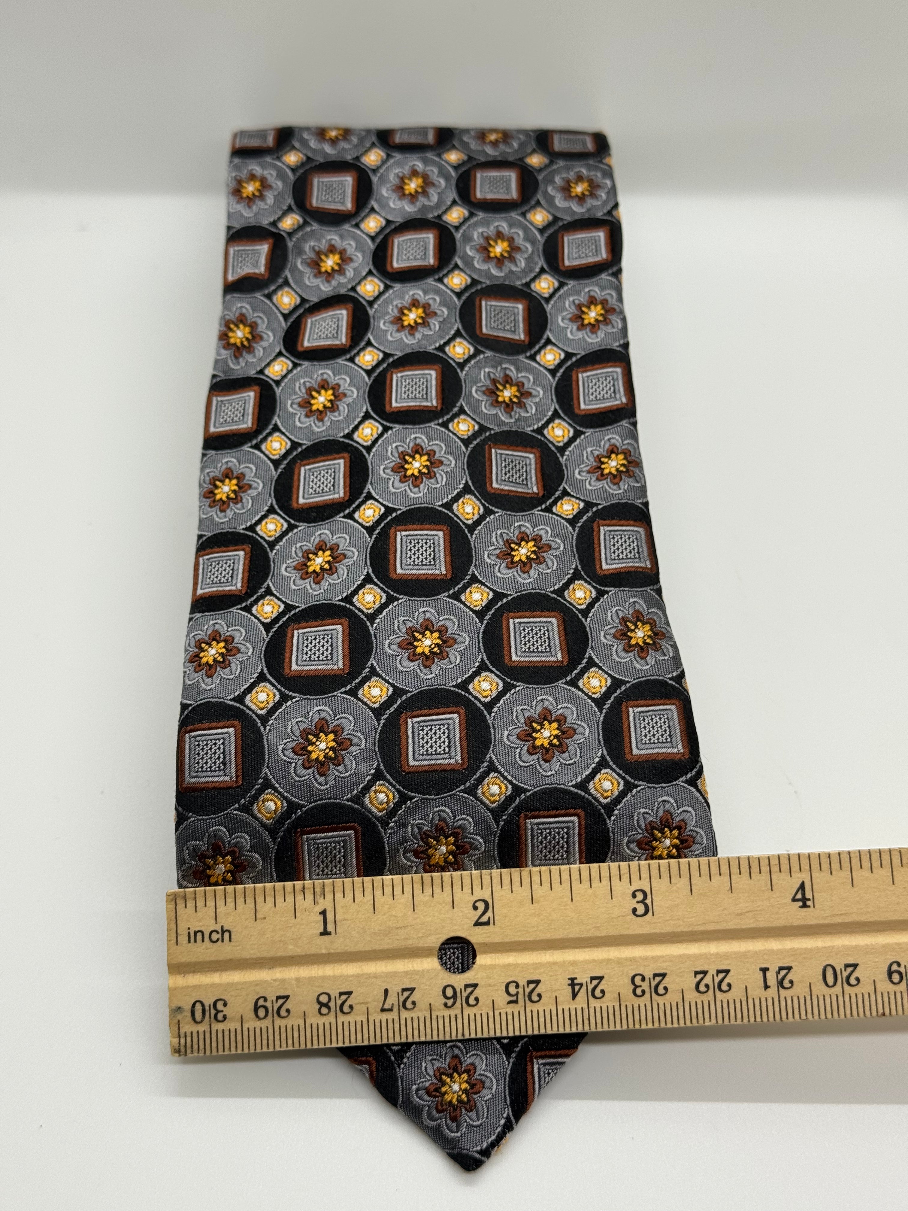 Gallery Collection Geometric Medallion Silk Tie – Gray, Black & Gold