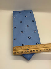 Load image into Gallery viewer, NWT Brooks Brothers “346” Silk Tie – Light Blue with Navy Medallions
