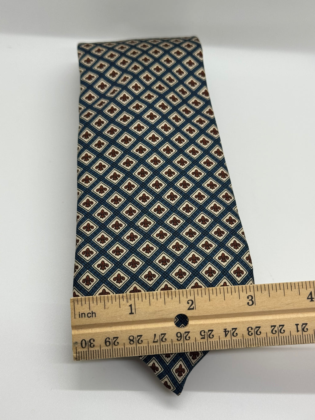 Blue Diamond Medallion Silk Tie - (Made for Oleg Cassini)
