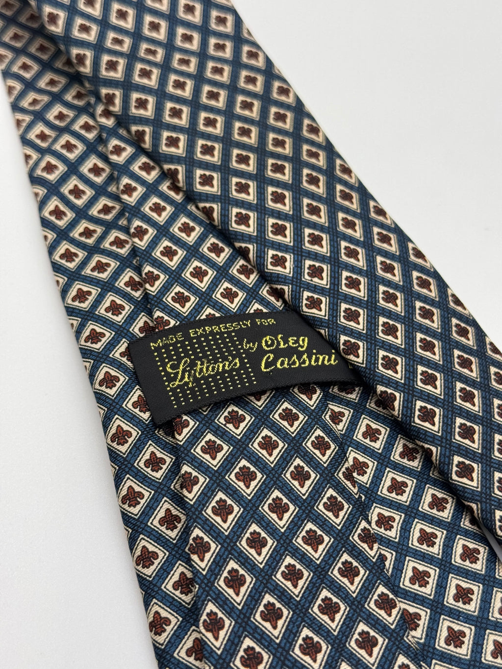 Blue Diamond Medallion Silk Tie - (Made for Oleg Cassini)