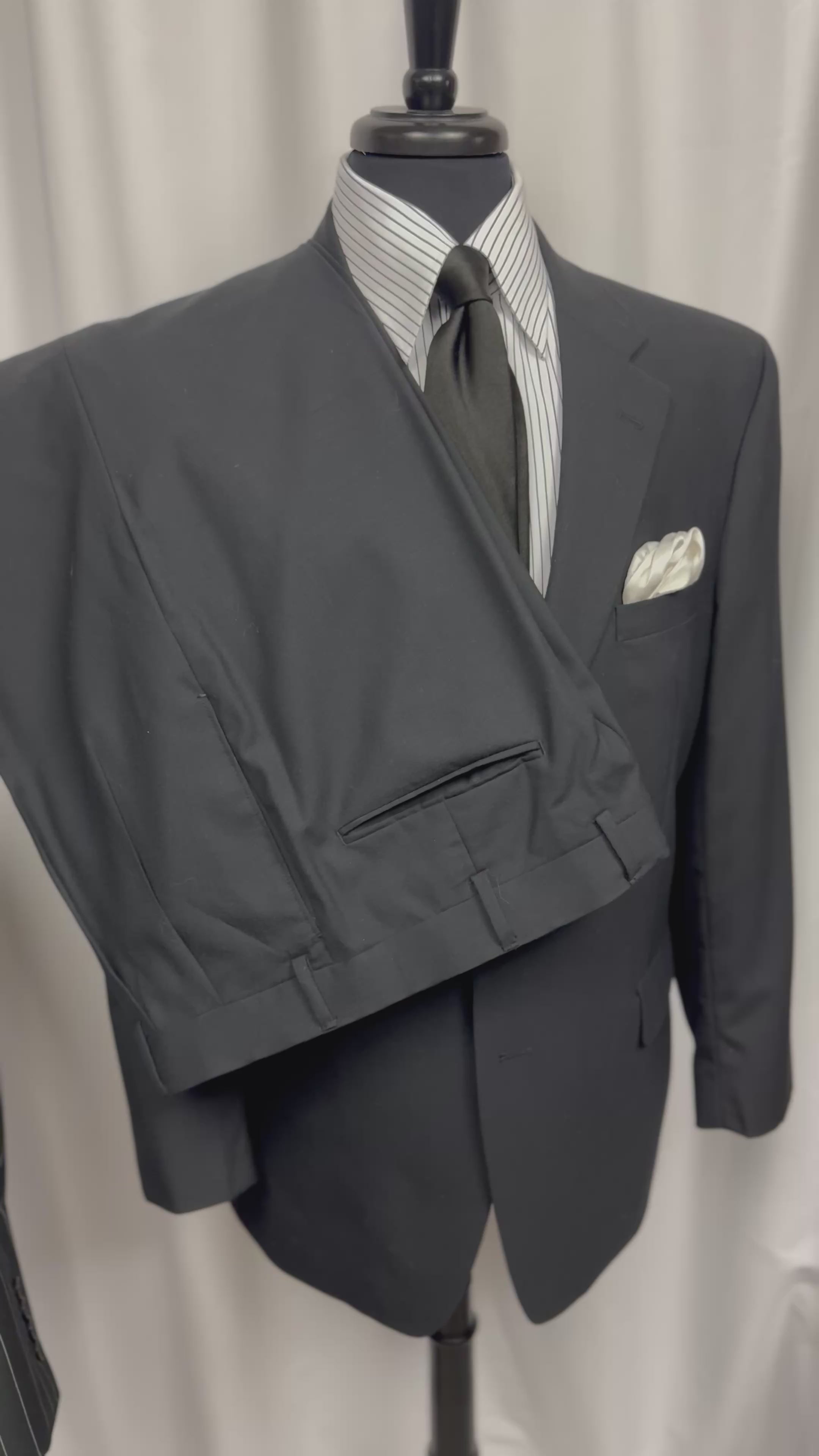 Jos A. Bank Black Wool Suit – 44R