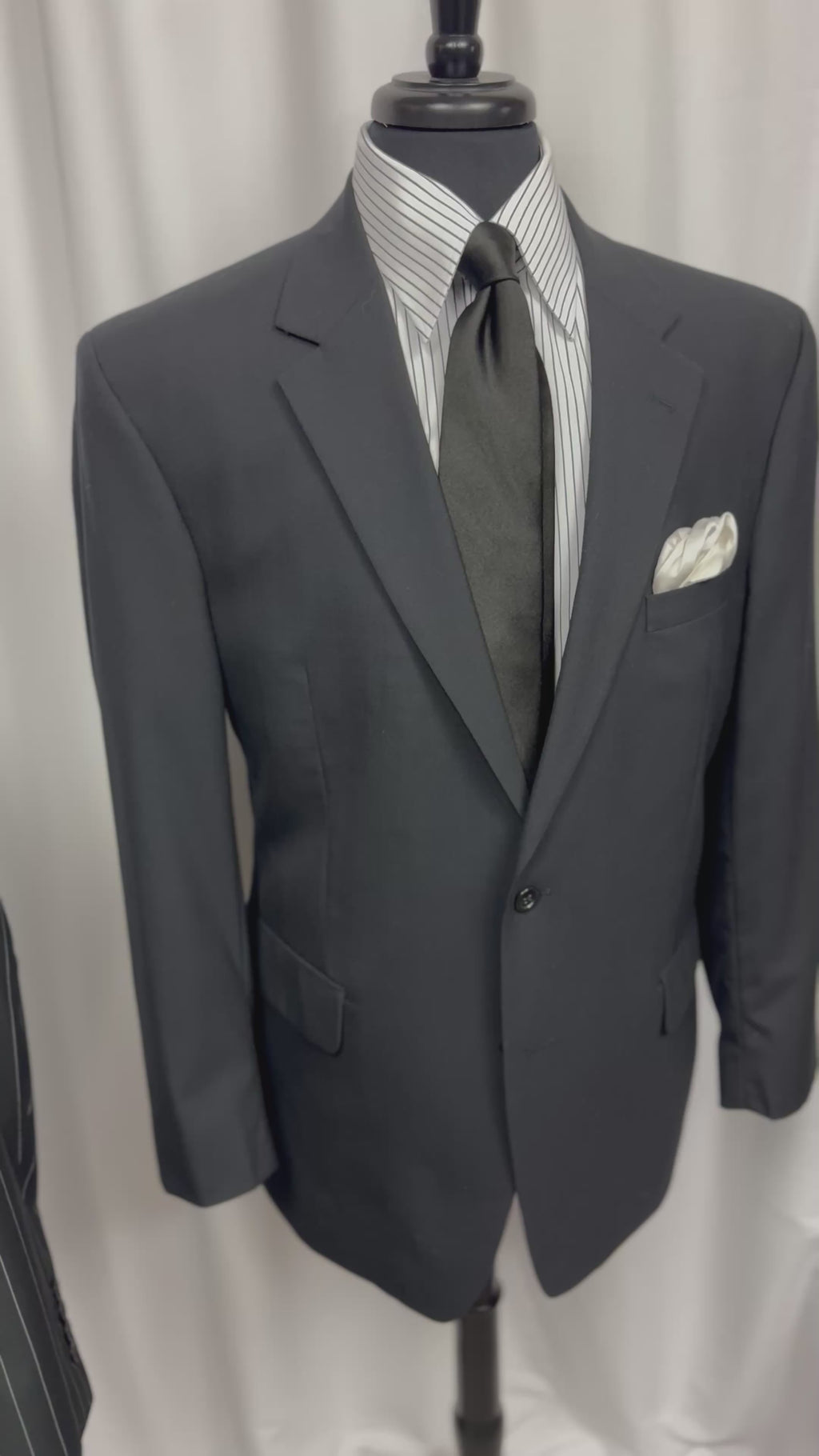 Jos A. Bank Black Wool Suit – 44R